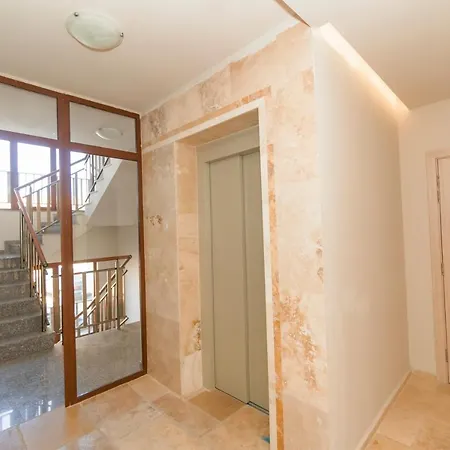 - Diamond Apartment