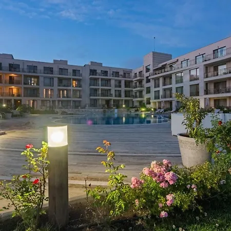 - Diamond Apartment Burgas